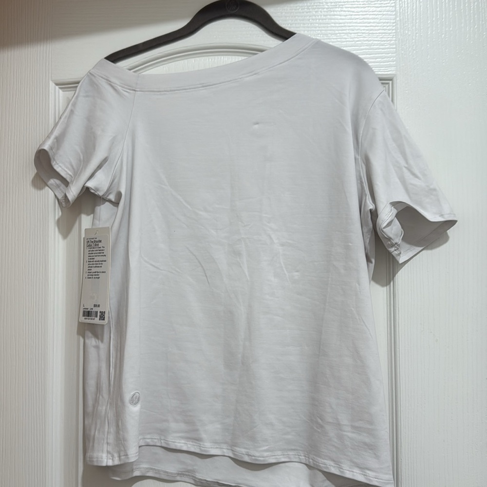 Lululemon off the shoulder LVPR shirt. NWT. Size Large. - Picture 4 of 5